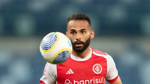 Thiago Maia jogador do Internacional durante partida contra o Cuiabá no estádio Arena Pantanal pelo campeonato Brasileiro A 2024. Foto: Gil Gomes/AGIF