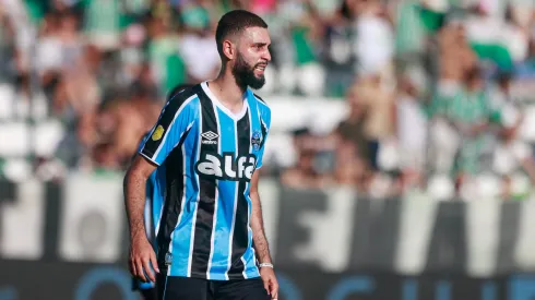 RS – CAXIAS DO SUL – 01/03/2025 – GAUCHO 2025, JUVENTUDE X GREMIO – Wagner Leonardo jogador do Gremio durante partida contra o Juventude no estadio Alfredo Jaconi pelo campeonato Gaucho 2025. Foto: Luiz Erbes/AGIF