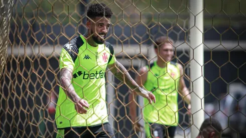Paulinho comemora gol sobre o Maricá, no CT Moacyr Barbosa. Foto: Matheus Lima/Vasco.