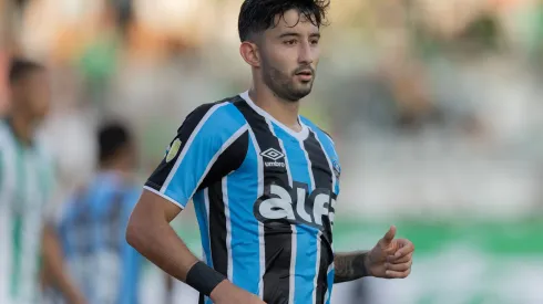 Villasanti é destaque do time do Grêmio