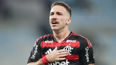 Leo Ortiz, jogador do Flamengo, comemora seu gol durante partida contra o Botafogo no estadio Maracana pelo campeonato Carioca 2025. Foto: Thiago Ribeiro/AGIF
