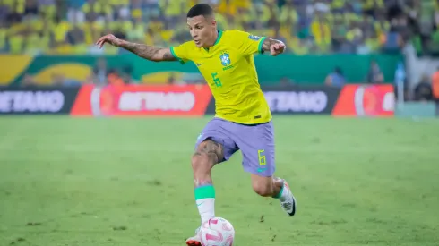 Guilherme Arana pela Seleção Brasileira nas Eliminatórias da Copa Do Mundo 2026. Foto: Fernando Teramatsu/AGIF