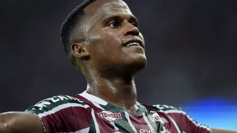 Jhon Arias jogador do Fluminense comemora seu gol durante partida contra o Flamengo no estádio Maracanã pelo campeonato Brasileiro A 2024. Foto: Alexandre Loureiro/AGIF