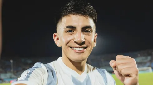 Ex-Botafogo, Thiago Almada comemorando pela Seleção Argentina – Foto: Reprodução/Argentina