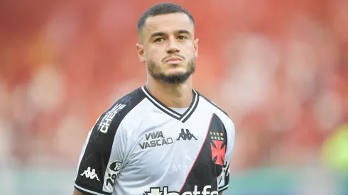 Philippe Coutinho em ação pelo Vasco no Clássico dos Milhões – Foto: Thiago Ribeiro/AGIF