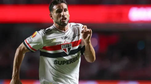 SP – SAO PAULO – 19/02/2025 – PAULISTA 2025, SAO PAULO X PONTE PRETA – Calleri jogador do Sao Paulo durante partida contra o Ponte Preta no estadio Morumbi pelo campeonato Paulista 2025. Foto: Marcello Zambrana/AGIF