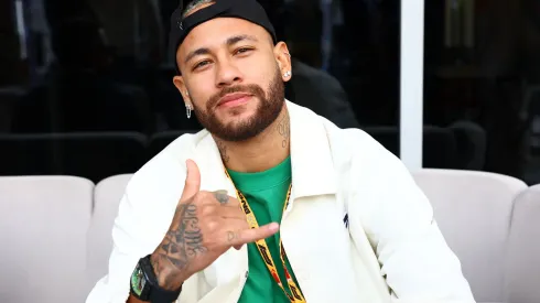 Da favela a o jogador mais caro do mundo.