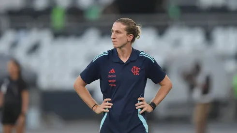 Filipe Luís no comando do Flamengo durante o Cariocão 2025 – Thiago Ribeiro/AGIF