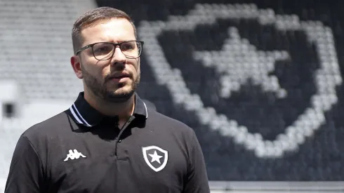 Alessandro Brito, dirigente do Botafogo – Foto: Vitor Silva/Botafogo