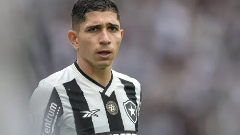 Savarino jogador do Botafogo durante partida contra o São Paulo no estádio Engenhão pelo campeonato Brasileiro A 2024. Foto: Thiago Ribeiro/AGIF