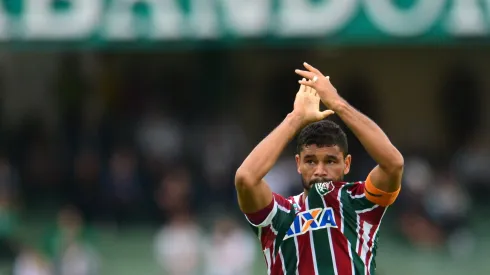 Gum, jogador do Fluminense comemora seu gol durante partida contra o Coritiba, pelo Campeonato Brasileiro serie A 2016 no estadio Couto Pereira. Foto: Jason Silva/AGIF