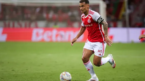Alan Patrick em ação pelo Internacional no Campeonato Gaúcho – Foto: Maxi Franzoi/AGIF