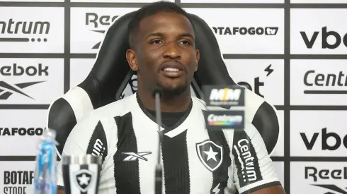 Elias Manoel foi apresentado no Botafogo. Foto: Vitor Silva/Botafogo