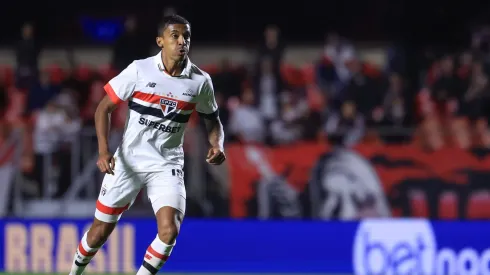 Luiz Gustavo, jogador do São Paulo, durante partida contra o Goias no estadio Morumbi pelo campeonato Copa Do Brasil 2024. Foto: Marcello Zambrana/AGIF