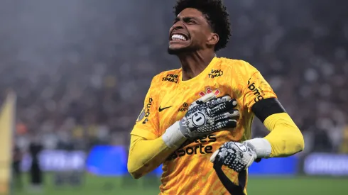 hugo souza jogador do Corinthians comemora durante partida contra o Palmeiras no estádio Arena Corinthians pelo campeonato Paulista 2025. Foto: Ettore Chiereguini/AGIF