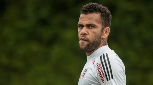 Daniel Alves durante treino do Sao Paulo no CT CT Barra Funda. Foto: Marcello Zambrana/AGIF