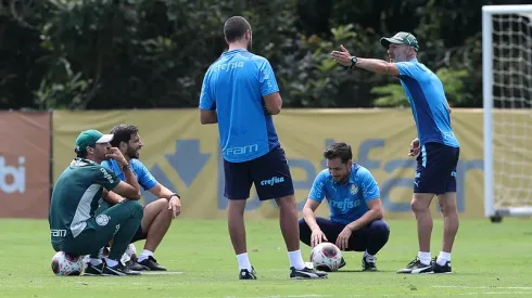 Comissão técnica de Abel no Palmeiras está irritada com má fase do time em campo e faz autocrítica
