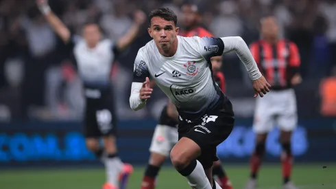 Giovane jogador do Corinthians comemora seu gol durante partida contra o Vitoria no estádio Arena Corinthians pelo campeonato Brasileiro A 2024. Foto: Ettore Chiereguini/AGIF