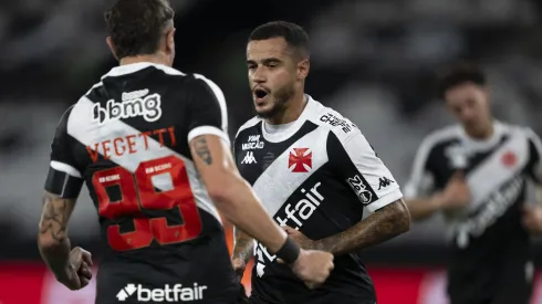 Coutinho, meia do Vasco. Foto: Thiago Ribeiro/AGIF