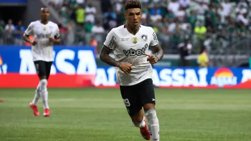 Igor Jesus, atacante do Botafogo. Foto: Jorge Rodrigues/AGIF