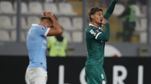 Ríos marcou o gol da vitória de ontem (3). Foto: Daniel Apuy/Getty Images