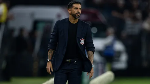 Emiliano Díaz é auxiliar no Corinthians. Foto: Rodrigo Coca/Ag. Corinthians