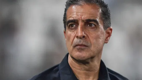 Renato Paiva técnico do Botafogo durante partida contra o Juventude no estádio Engenhão pelo campeonato Brasileiro A 2025. Foto: Thiago Ribeiro/AGIF