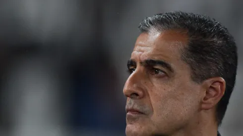 Renato Paiva técnico do Botafogo durante partida contra o Juventude no estádio Engenhão pelo campeonato Brasileiro A 2025. Foto: Thiago Ribeiro/AGIF