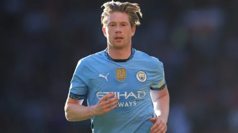 MANCHESTER, ENGLAND – APRIL 06: Kevin De Bruyne of Manchester City looks on during the Premier League match between Manchester United FC and Manchester City FC at Old Trafford on April 06, 2025 in Manchester, England. (Photo by Carl Recine/Getty Images)