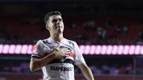 Oscar jogador do São Paulo comemora seu gol durante partida contra o Mirassol no estádio Morumbi pelo campeonato Paulista 2025. Foto: Marcello Zambrana/AGIF