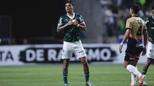 Richard Rios, jogador do Palmeiras, pede desculpas a torcida do Palmeiras ao ser substituido durante partida contra o Cerro Porteno no estadio Arena Allianz Parque pelo campeonato Copa Libertadores 2025. Foto: Ettore Chiereguini/AGIF