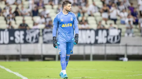 Tiago Volpi em ação pelo Grêmio no Campeonato Brasileiro – Foto: Baggio Rodrigues/AGIF