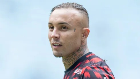 RS – PORTO ALEGRE – 13/04/2025 – BRASILEIRO A 2025, GREMIO X FLAMENGO – Everton Cebolinha jogador do Flamengo durante partida contra o Gremio no estadio Arena do Gremio pelo campeonato Brasileiro A 2025. Foto: Liamara Polli/AGIF