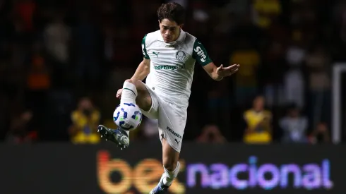 PE – RECIFE – 06/04/2025 – BRASILEIRO A 2025, SPORT X PALMEIRAS – Giay jogador do Palmeiras durante a partida entre Sport e Palmeiras na Ilha do Retiro em Recife (PE), pelo campeonato brasileiro A 2025. Foto: Marlon Costa/AGIF