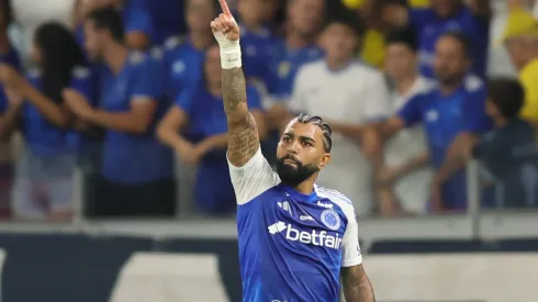 Gabriel Barbosa (Gabigol) jogador do Cruzeiro comemora seu gol durante partida contra o Mirassol no estádio Mineirão pelo campeonato Brasileiro A 2025. Foto: Gilson Lobo/AGIF