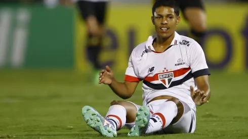 Ryan Francisco, jogador do São Paulo, lamenta durante partida contra o Criciúma no estádio Fonte Luminosa pelo campeonato Copa Sao Paulo 2025. Foto: Thiago Calil/AGIF