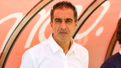 Renato Paiva vê trabalho ser questionado no Botafogo
