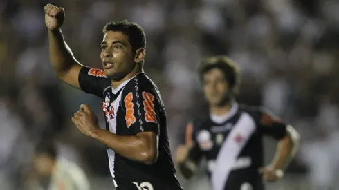 Diego Souza comemora gol do Vasco sobre o Universitario-PER. Foto: Marcelo Sadio.