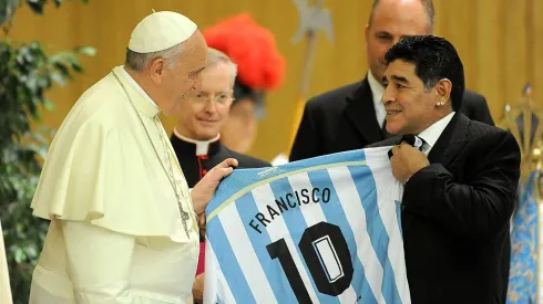 Papa Francisco e Maradona. Foto: Pier Marco Tacca/Getty Images