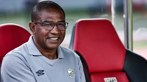 Cesar Sampaio técnico do Santos durante partida contra o São Paulo no estádio Morumbi pelo campeonato Brasileiro A 2025. Foto: Fabio Giannelli/AGIF