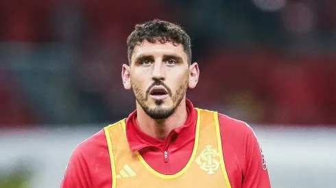 Rogel, zagueiro do Internacional