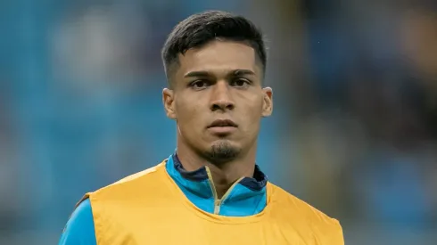 Arezo, centroavante do Grêmio