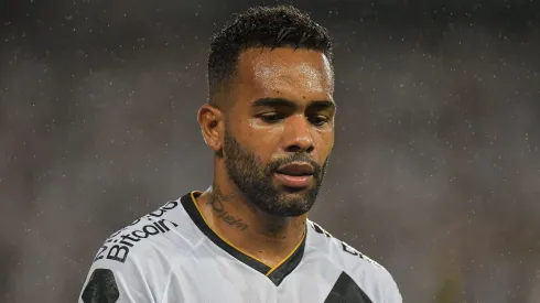 Alex Teixeira jogador do Vasco durante partida contra o Botafogo no estádio Engenhão pelo campeonato Brasileiro A 2023.