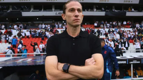 QUITO, ECUADOR – APRIL 22: Filipe Luis, Head Coach of Flamengo, looks on prior to the Copa CONMEBOL Libertadores 2025 Group C match between LDU Quito and Flamengo at Rodrigo Paz Delgado Stadium on April 22, 2025 in Quito, Ecuador. (Photo by Franklin Jacome/Getty Images)
