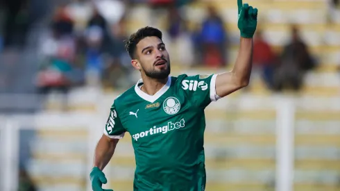 MIRAFLORES, BOLIVIA – APRIL 24: José Lopez of Palmeiras celebrates after scoring the team's first goal during the Copa CONMEBOL Libertadores 2025 Group G match between Bolivar and Palmeiras at Estadio Hernando Siles on April 24, 2025 in Miraflores, Bolivia. (Photo by Gaston Brito Miserocchi/Getty Images)