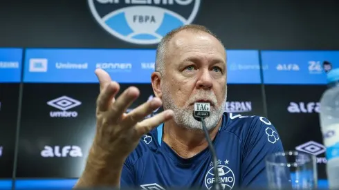 Mano Menezes foi alvo de críticas em sua estreia. Foto: Lucas Uebel/Grêmio