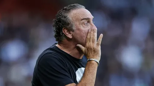 Cuca vê diretoria se posicionar após polêmica