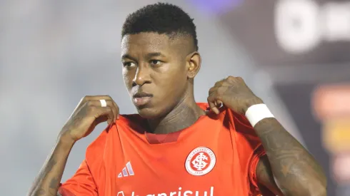 Vitão jogador do Internacional (RS) durante partida contra o Asa (AL) no estádio Coaracy da Mata Fonseca em Arapiraca (AL) pela copa do Brasil 2024.  
