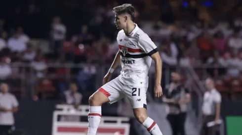 Bobadilla mira vaga entre os titulares. Foto: Marcello Zambrana/AGIF