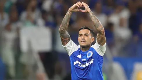 MG – BELO HORIZONTE – 29/03/2025 – BRASILEIRO A 2025, CRUZEIRO X MIRASSOL – Dudu jogador do Cruzeiro comemora seu gol durante partida contra o Mirassol no estadio Mineirao pelo campeonato Brasileiro A 2025. Foto: Gilson Lobo/AGIF